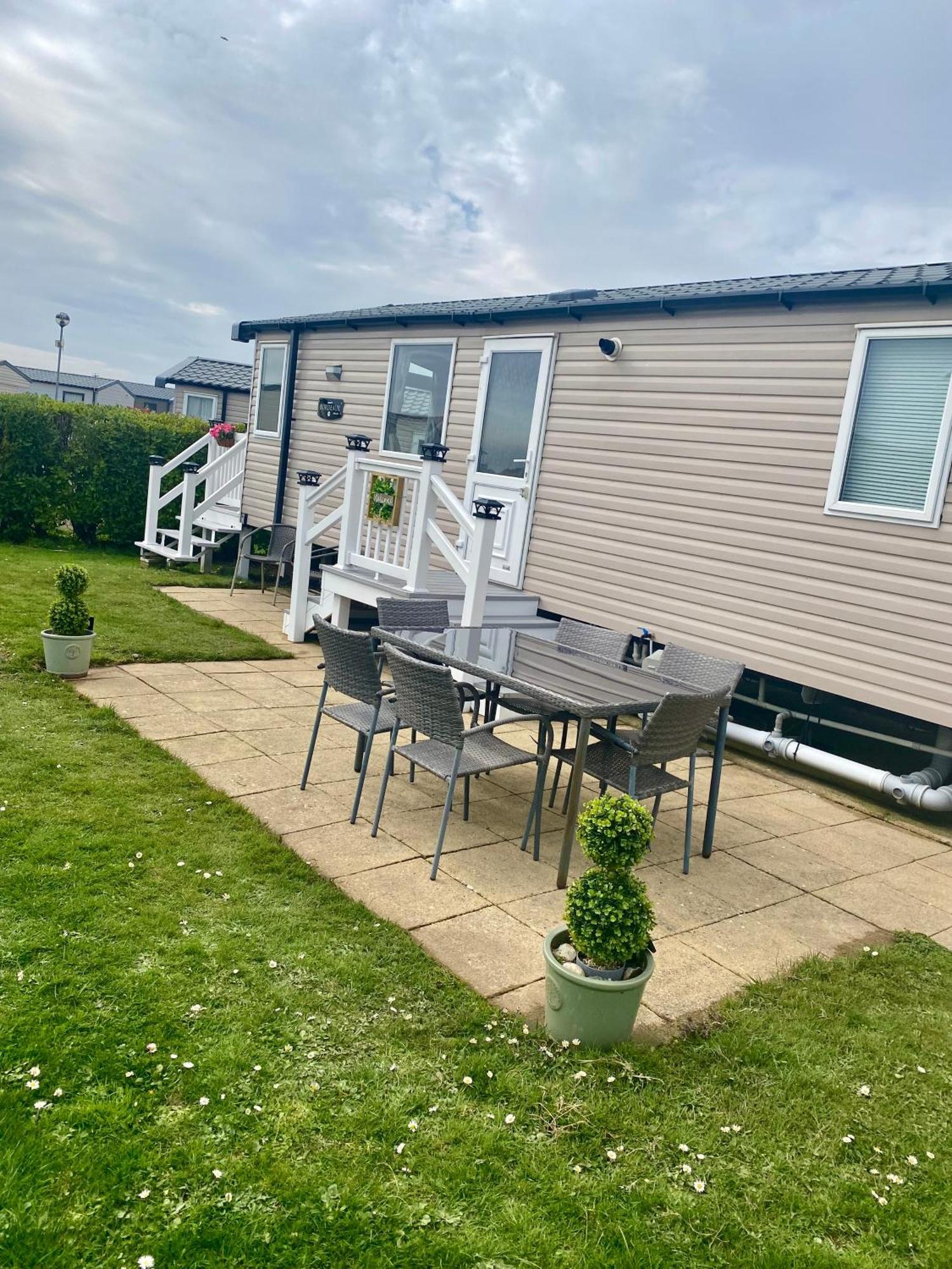 Caravan Church Farm Holiday Village Pagham Exteriér fotografie